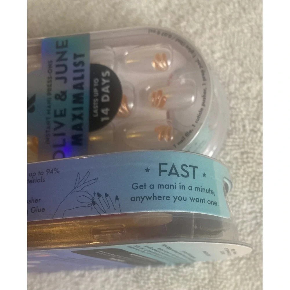 Olive & June Maximalist Press-On Nails Set of 3 Pearlescent Gold Swirls 99194